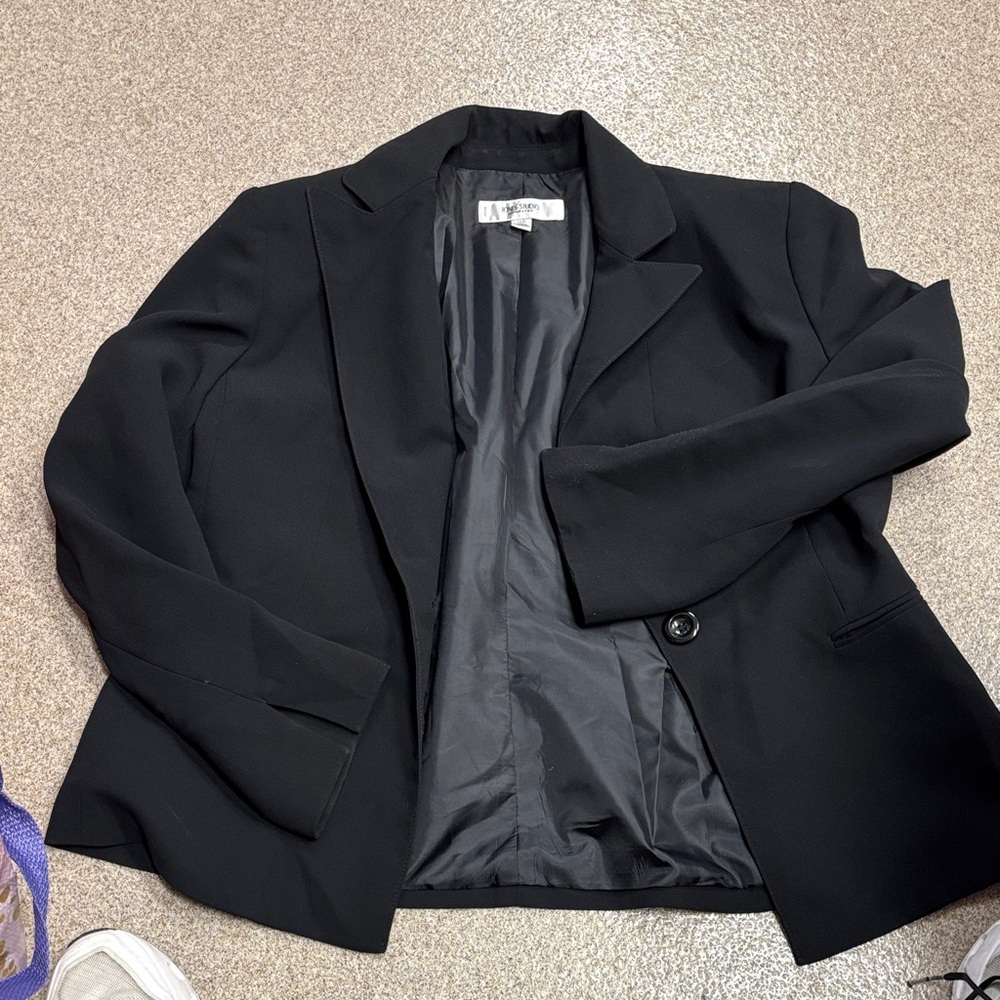 Jones Studio Classic Black Blazer